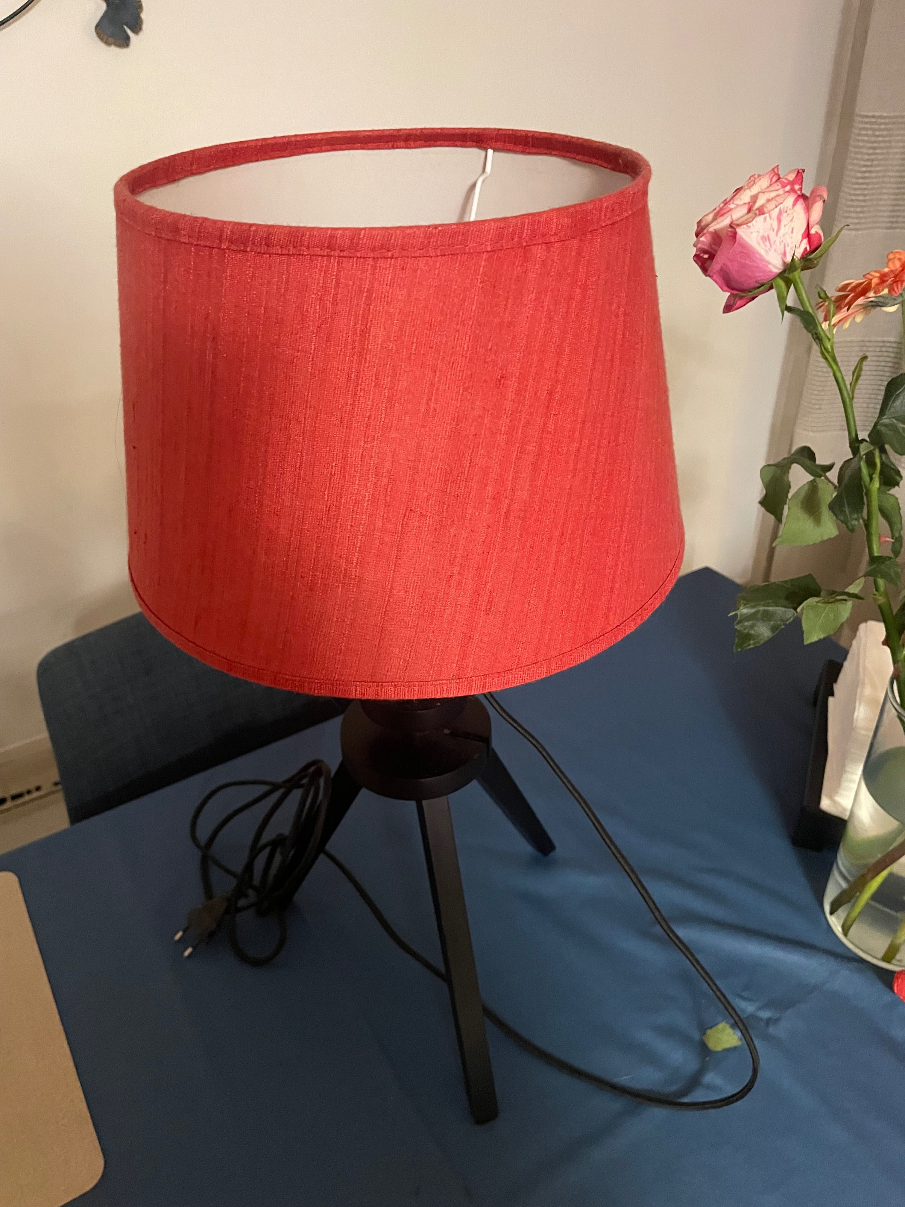 Candeeiro de mesa c/Abajour Vermelho (COMO NOVO)