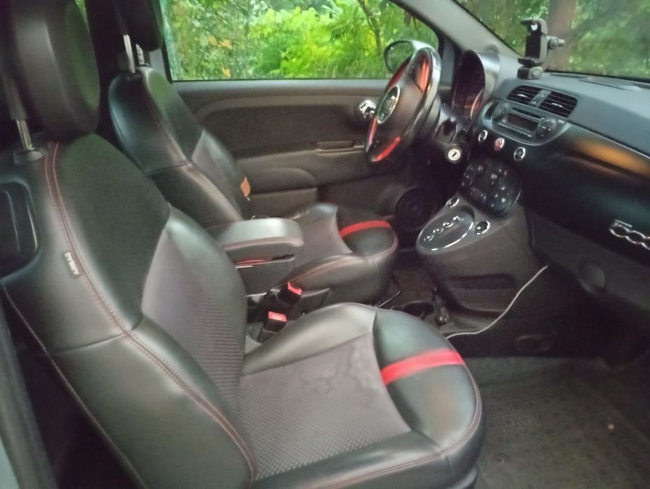 Fiat 500e електромобіль - ідеальний міський, економний, надійний