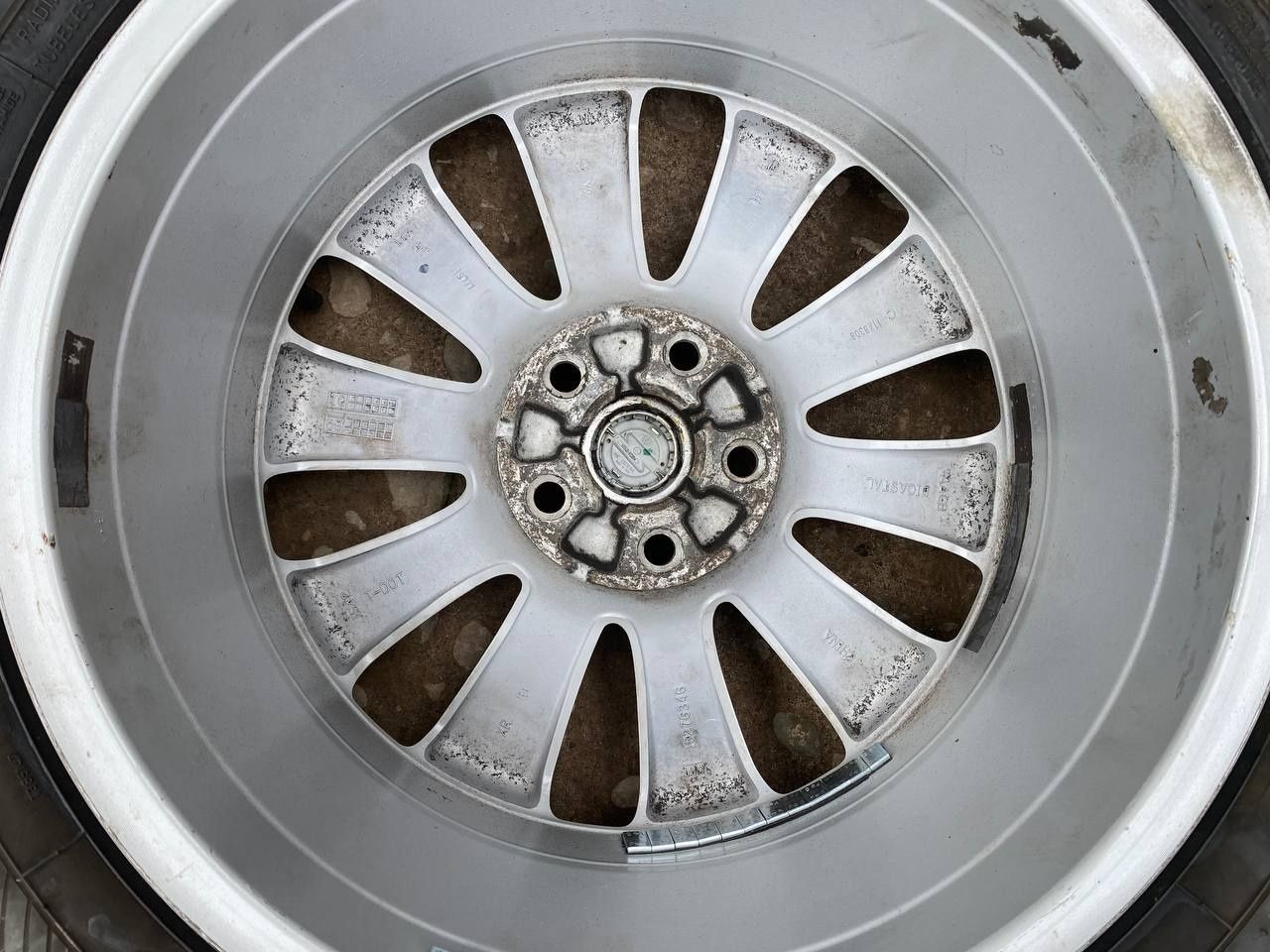 Продам диски на Опель Астра j  R17
