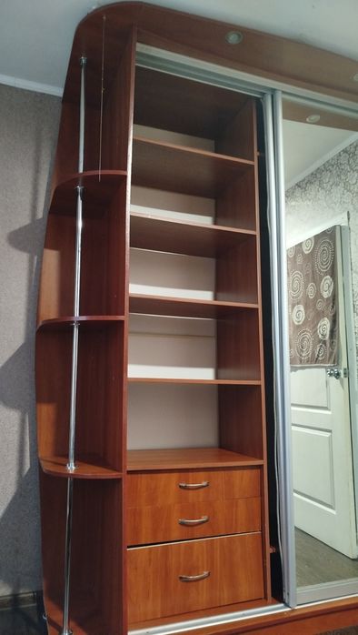 Шкаф купе в хорошем состоянии