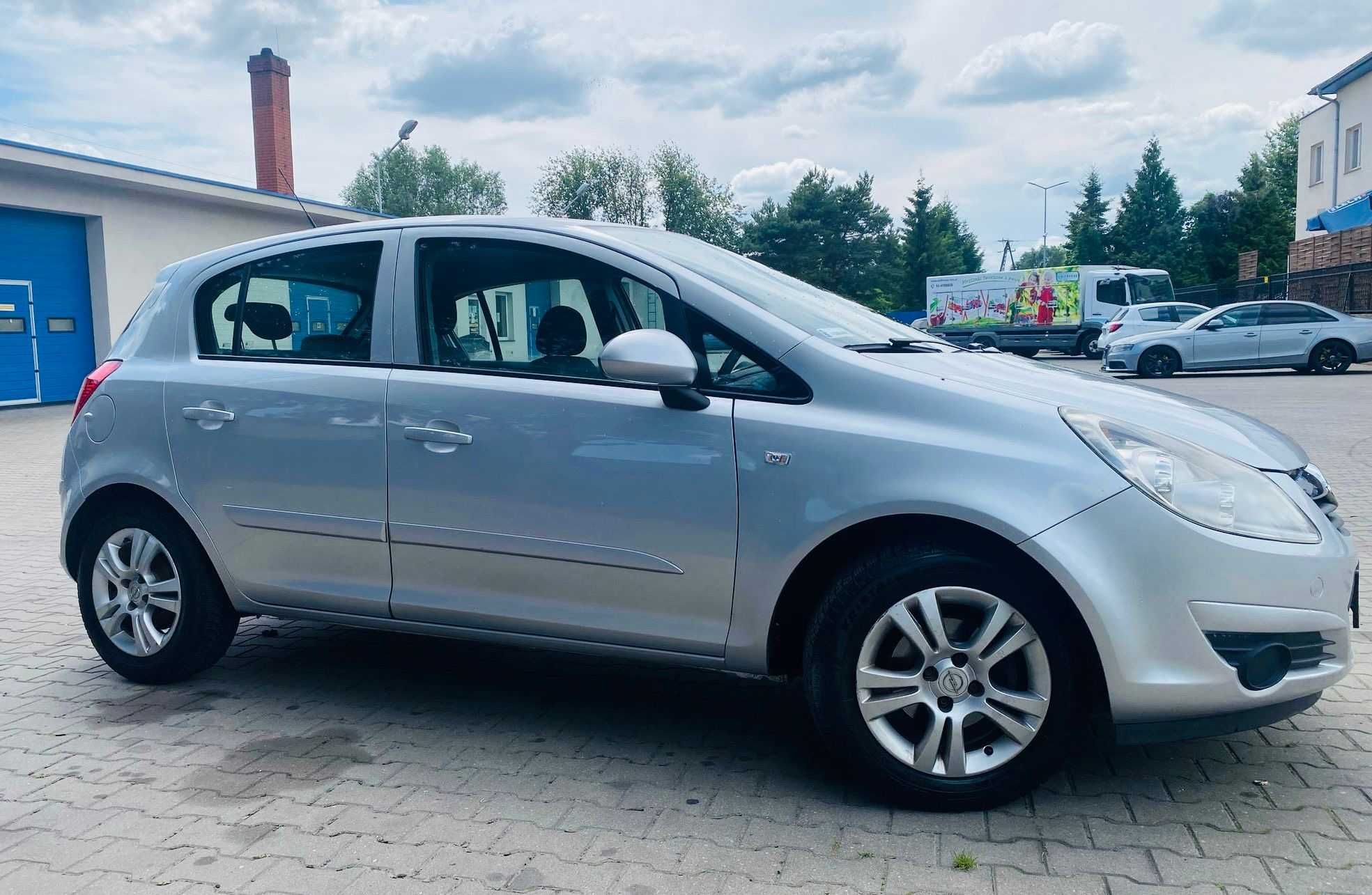 Opel Corsa D 1.2 benzyna - tylko 165 000, klima automatyczna, komputer