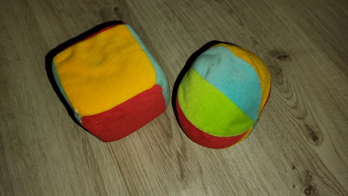 Piłka i kostka kolorowe