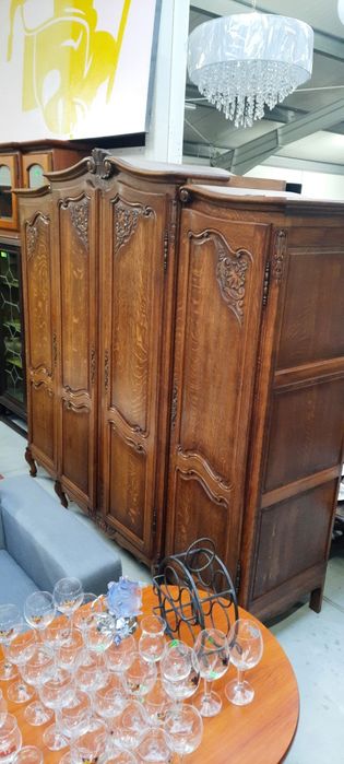 Dębowa czterodrzwiowa szafa w stylu Ludwika RATY