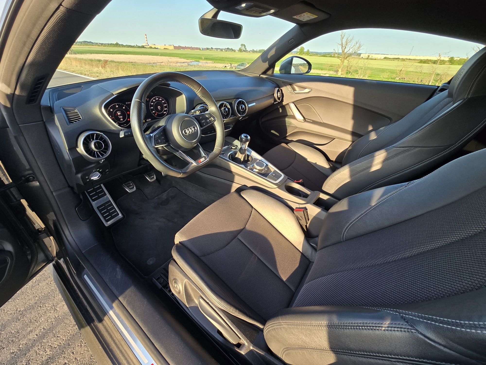Audi TT 8S s-line