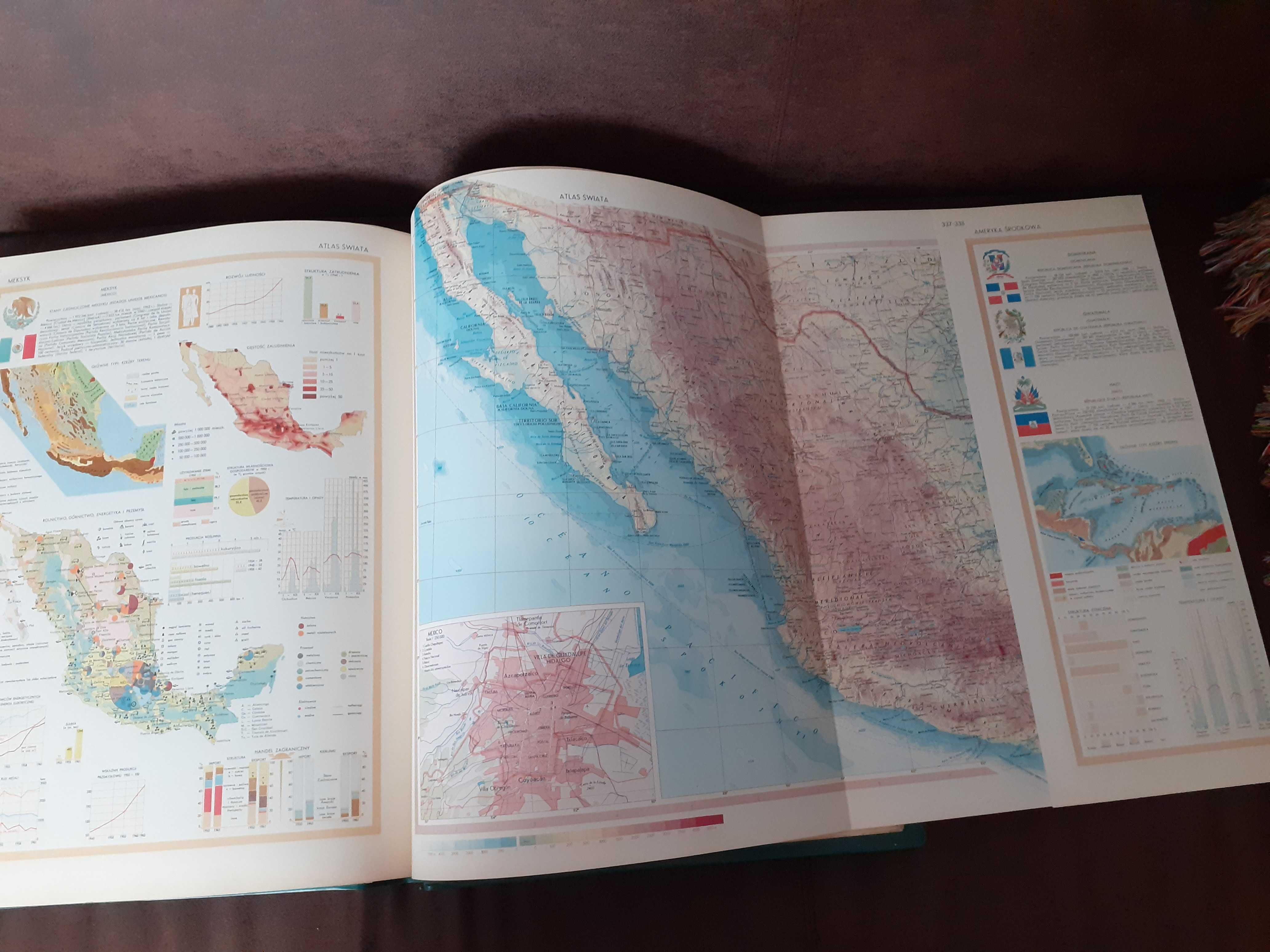 Stary wielki atlas świata 1962