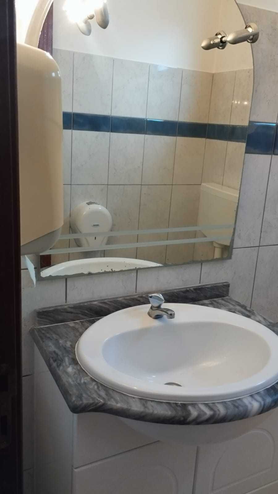Móvel WC com lavatório incluído