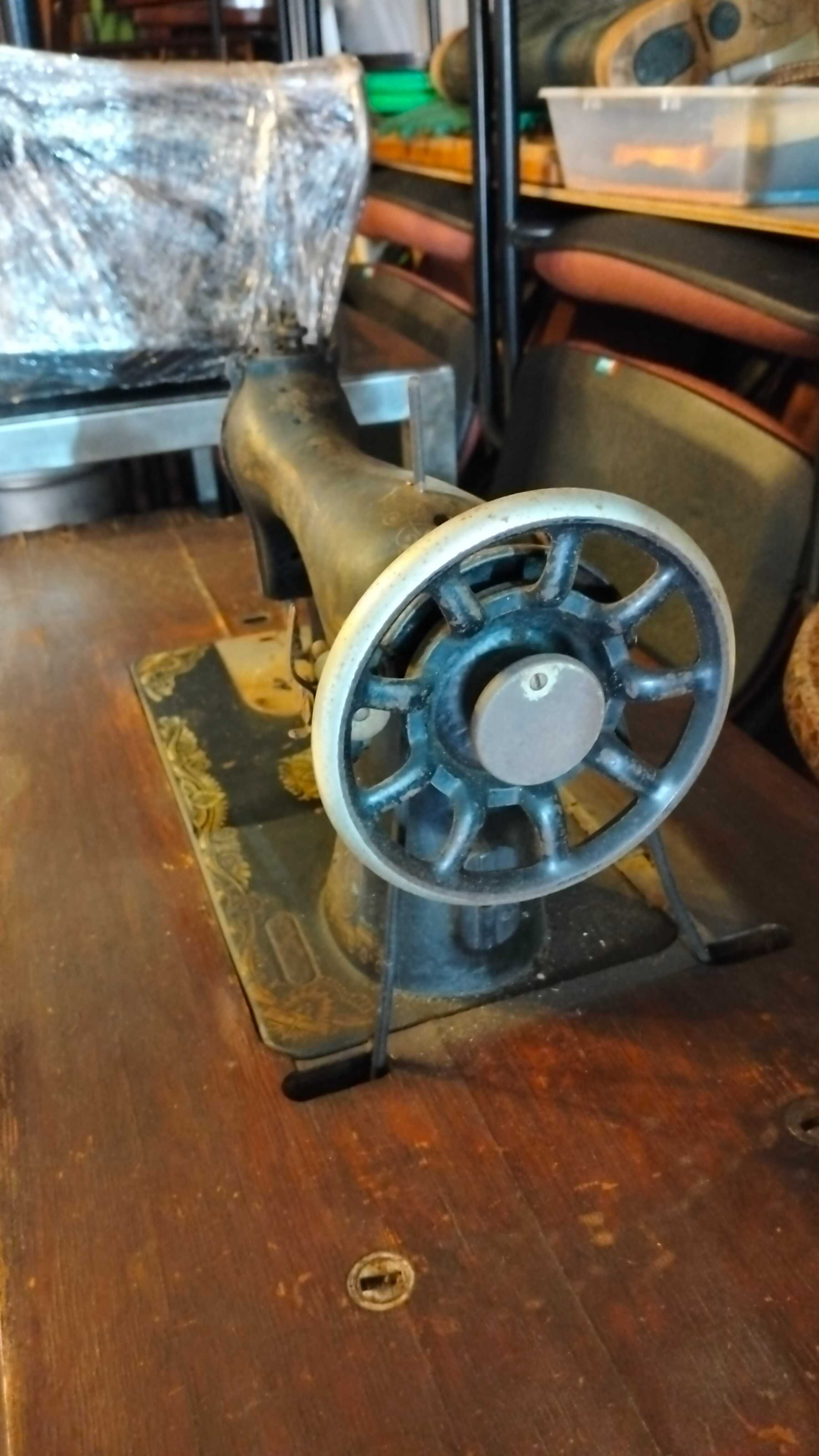 Máquina costura Singer vintage mais 2 cabeças Singer