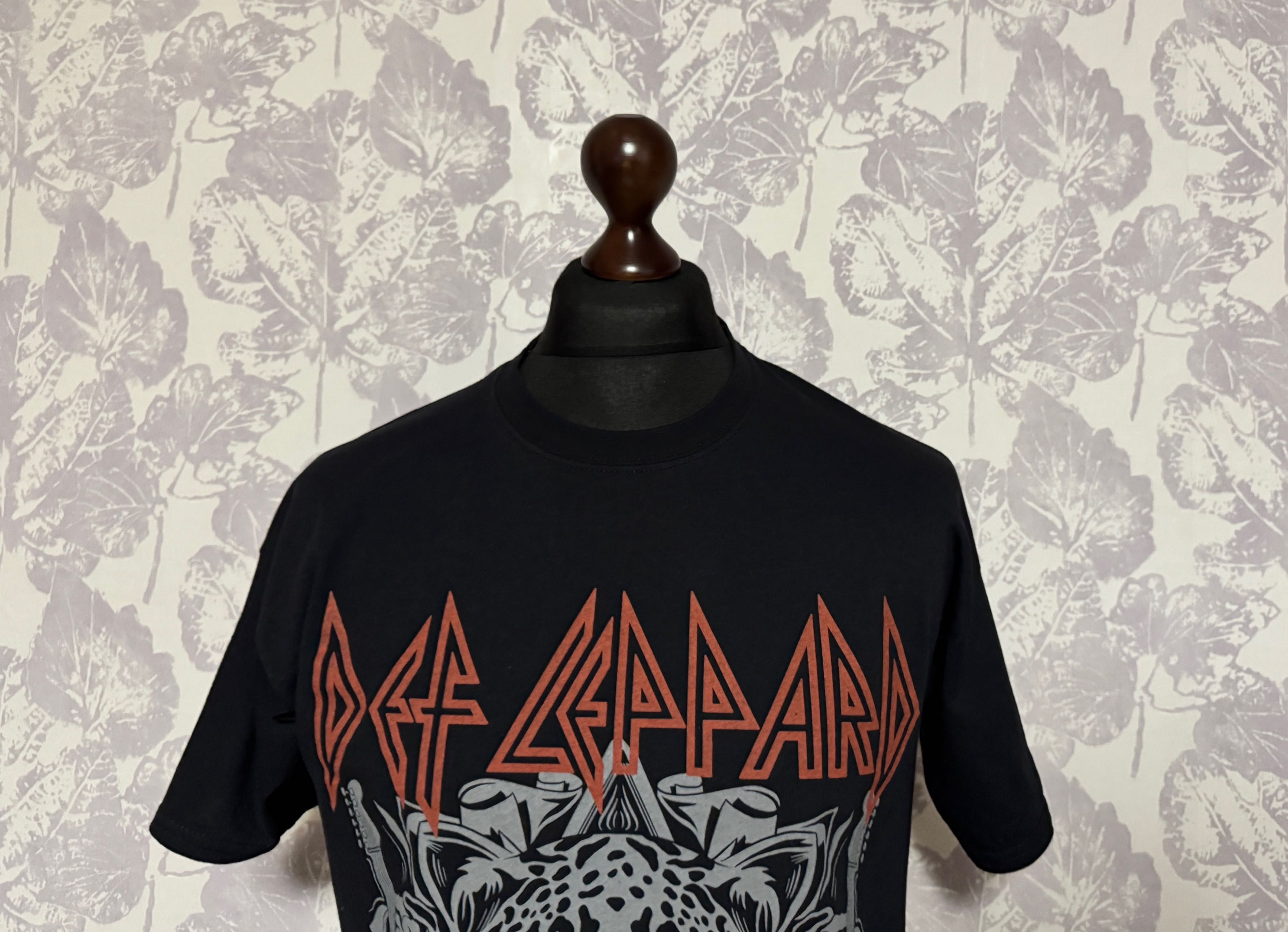 Футболка с рок символикой ,группа Def Lepard .