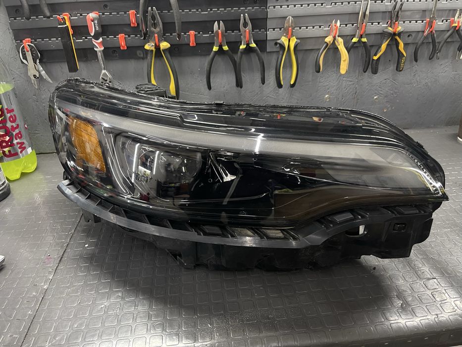 Фара права Jeep Cherokee FL FullLed
