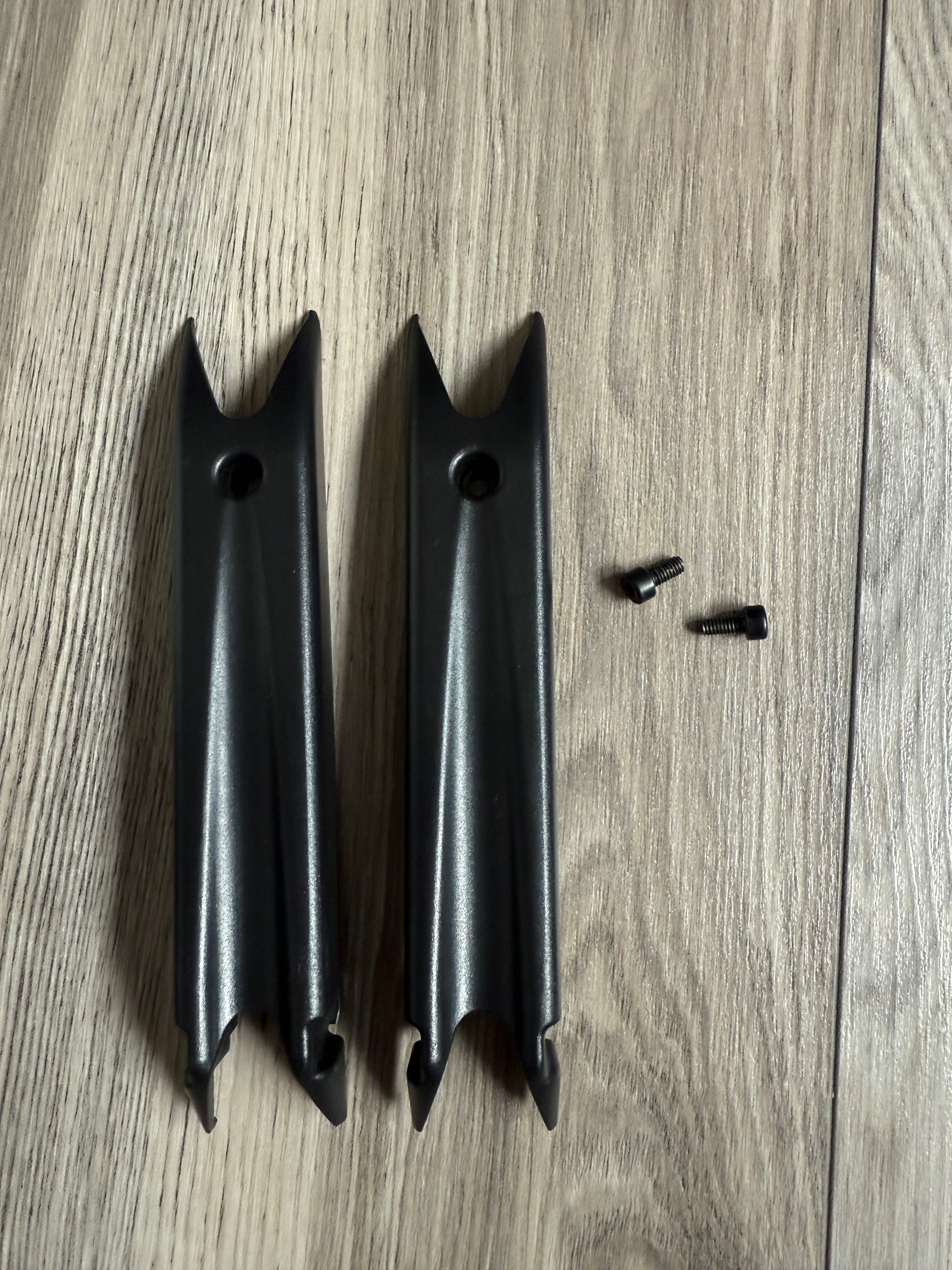Art Uchwyt biurkowy aluminiowy na 2 monitory podwójny 13" - 27" L-13GD