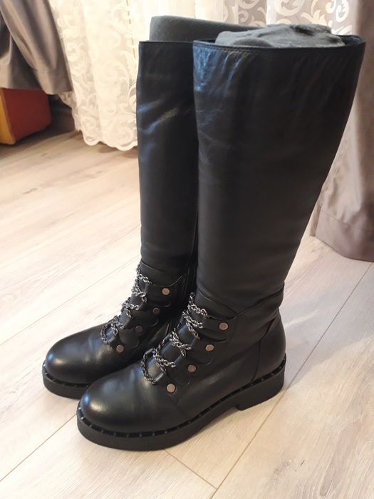 Продам зимові чоботи жіночі