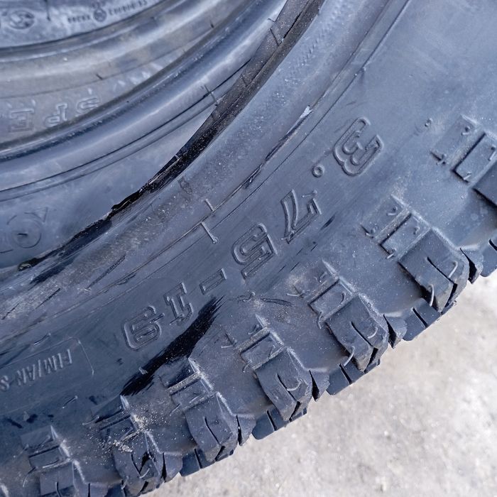 Покришка на мотоцикл 3.75-19 на МТ Дніпро Урал К-750