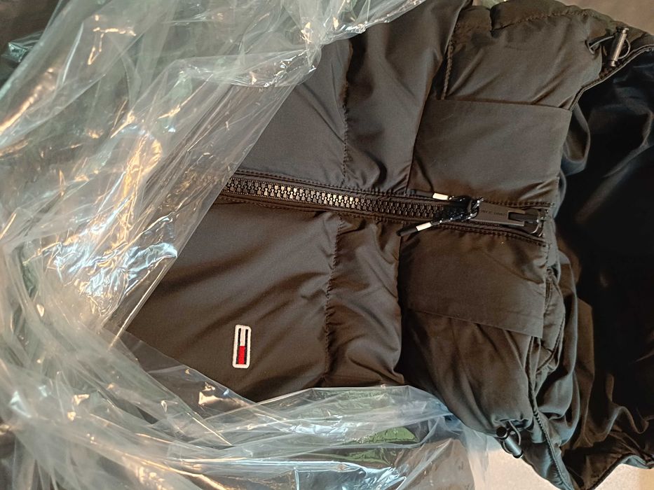 Kurtka puchowa od Tommy Hilfiger,XL, nowa, oryginalna, kolor czarny.