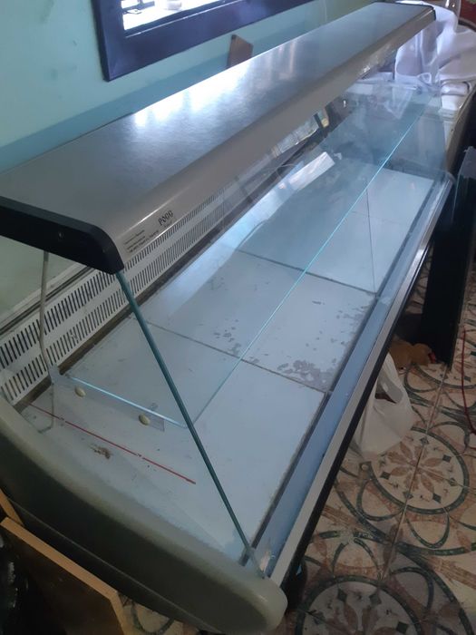 Холодильна вітрина