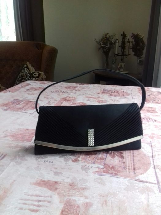 жіноча сумочка клач в доброму стані