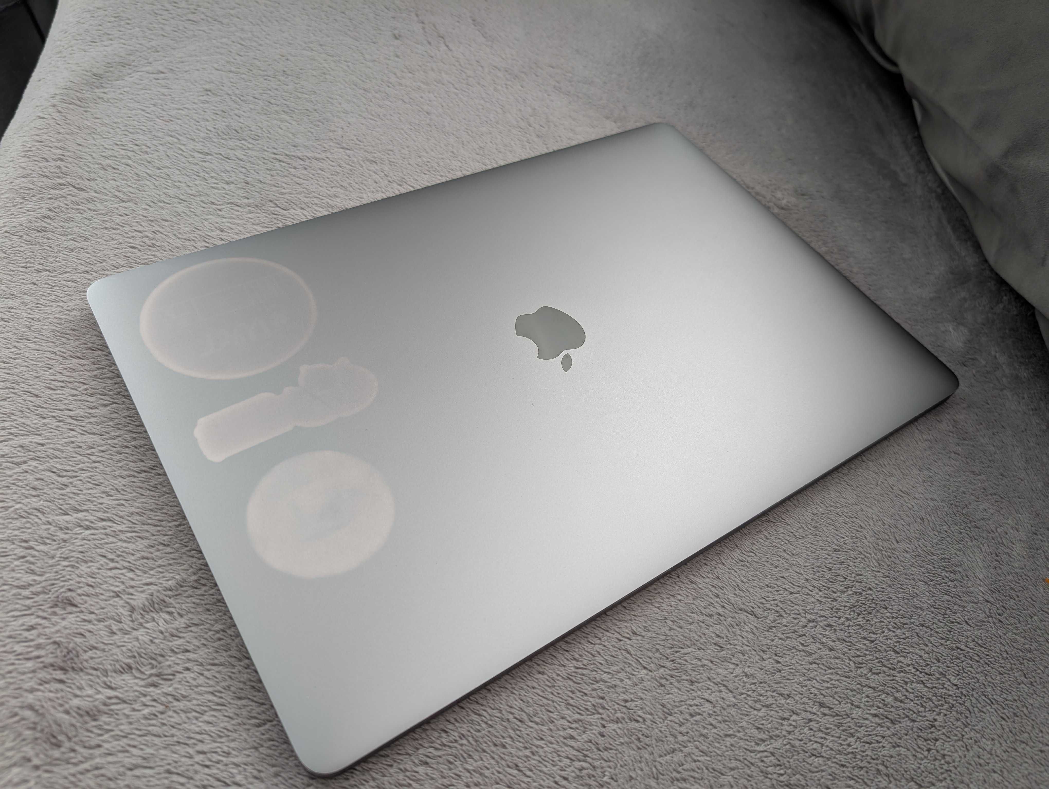 Apple MacBook Pro 15" 2018/19 A1990 i7-8850H 16 GB 512 SSD Space Gray