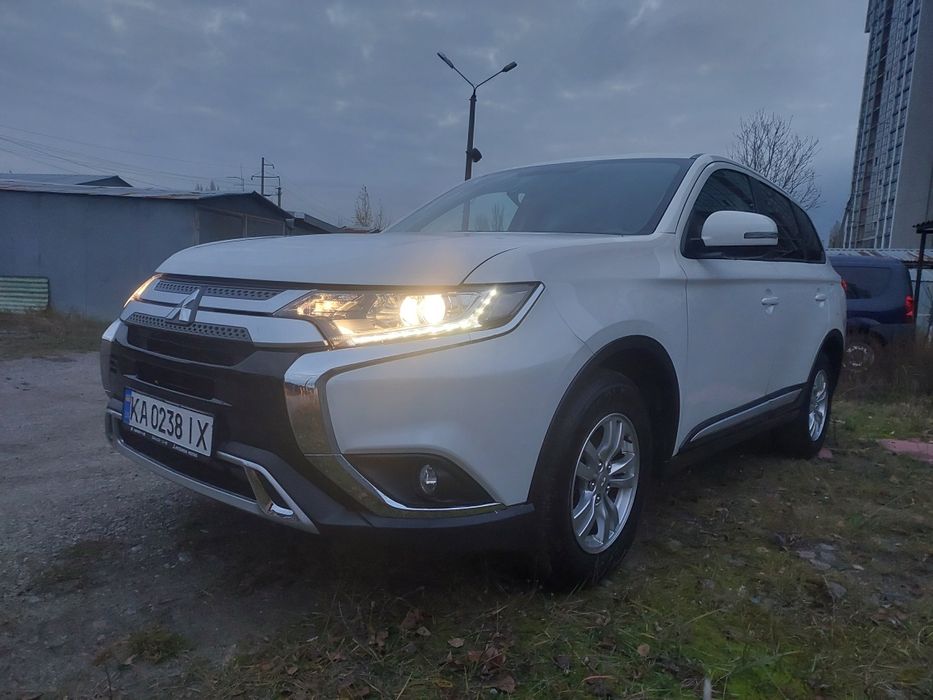 Продам митсубиси отлендер