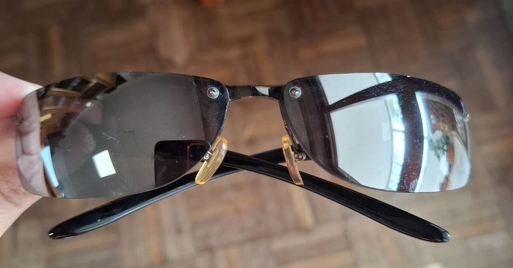 Oculos de so praticamente novos