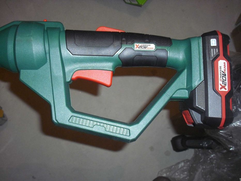 máquina corta ramos telescópia sem fio