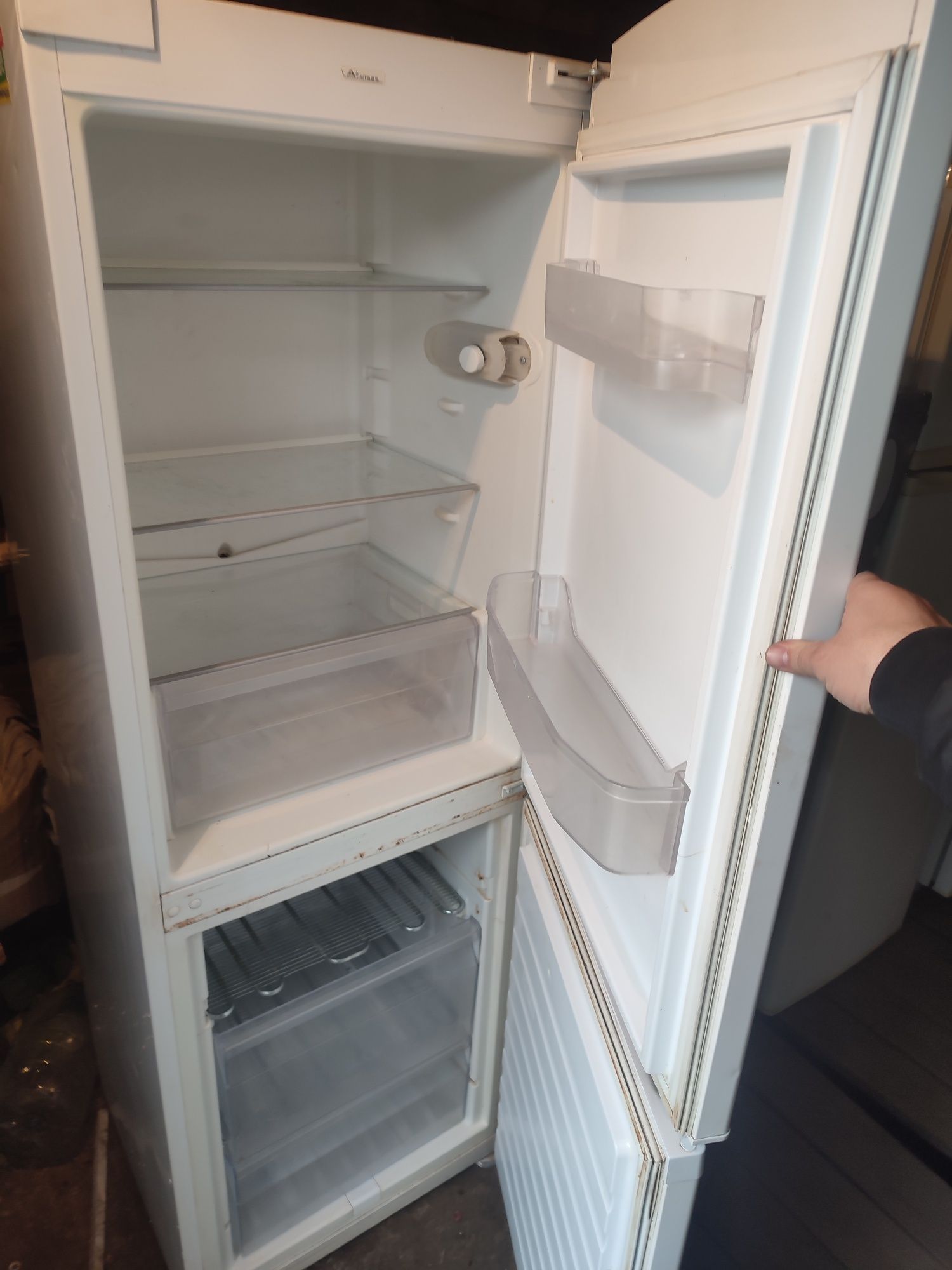 Холодильник двухкамерный Whirlpool