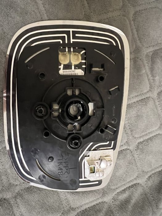 Вкладиш дзеркала лівий мазда сх5