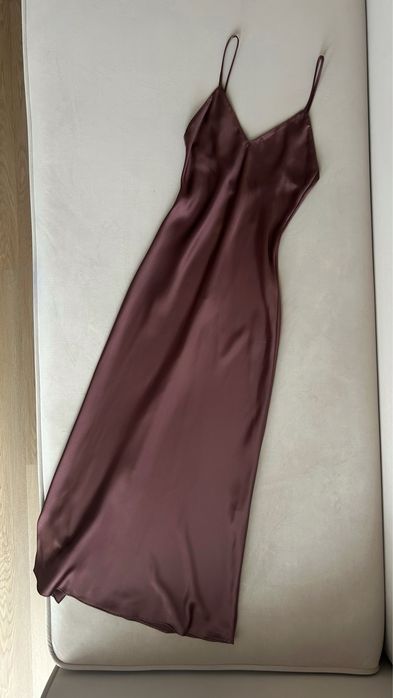 Шоколадна атласова сукня zara