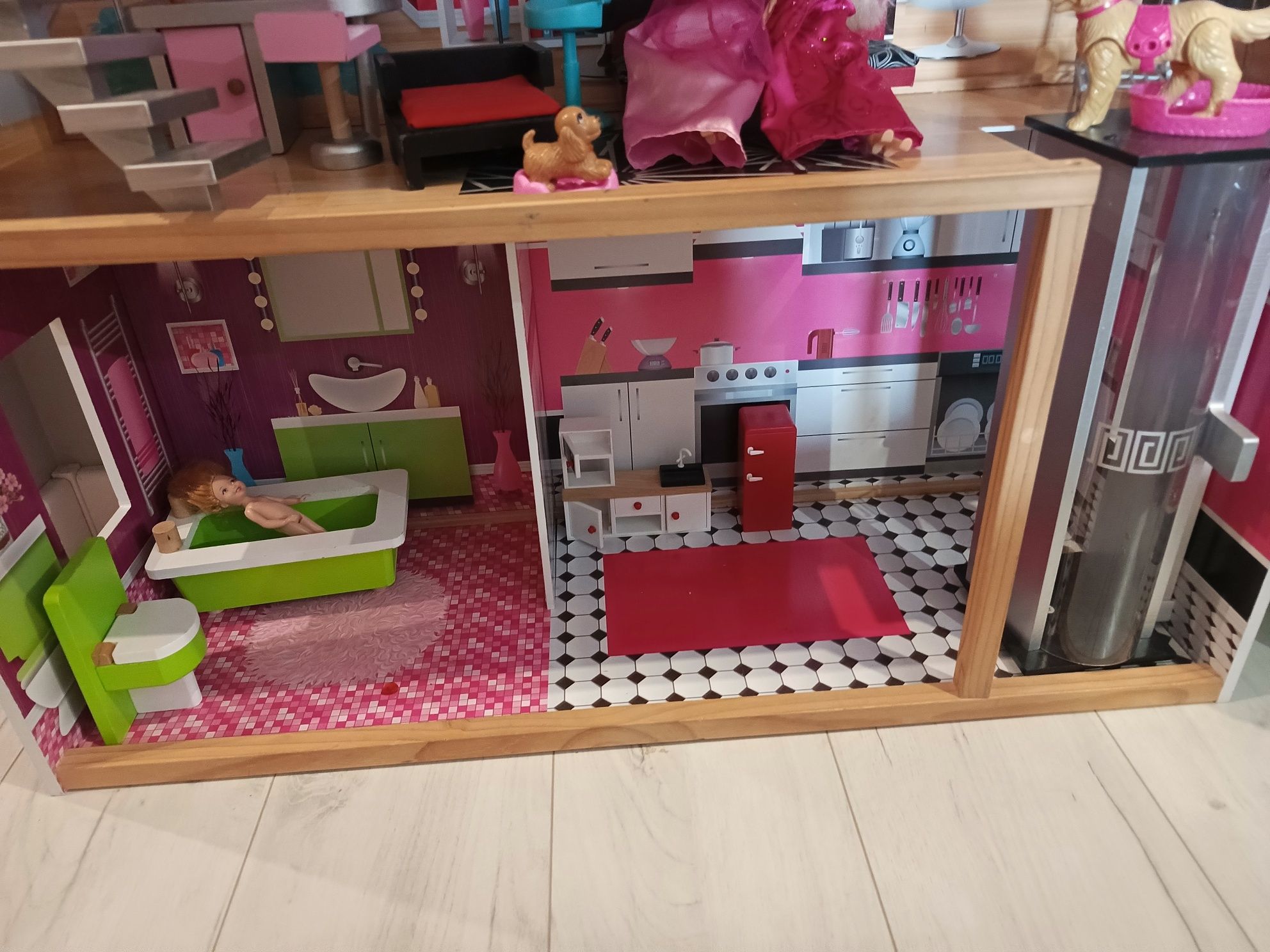 Duży domek dla lalek Barbie