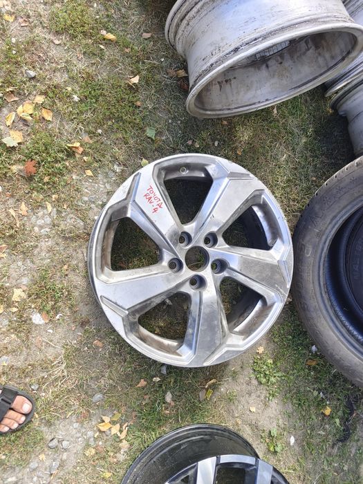 TOYOTA RAV4 alufelga 18" 7JX18H2 ET35 5X114,3
