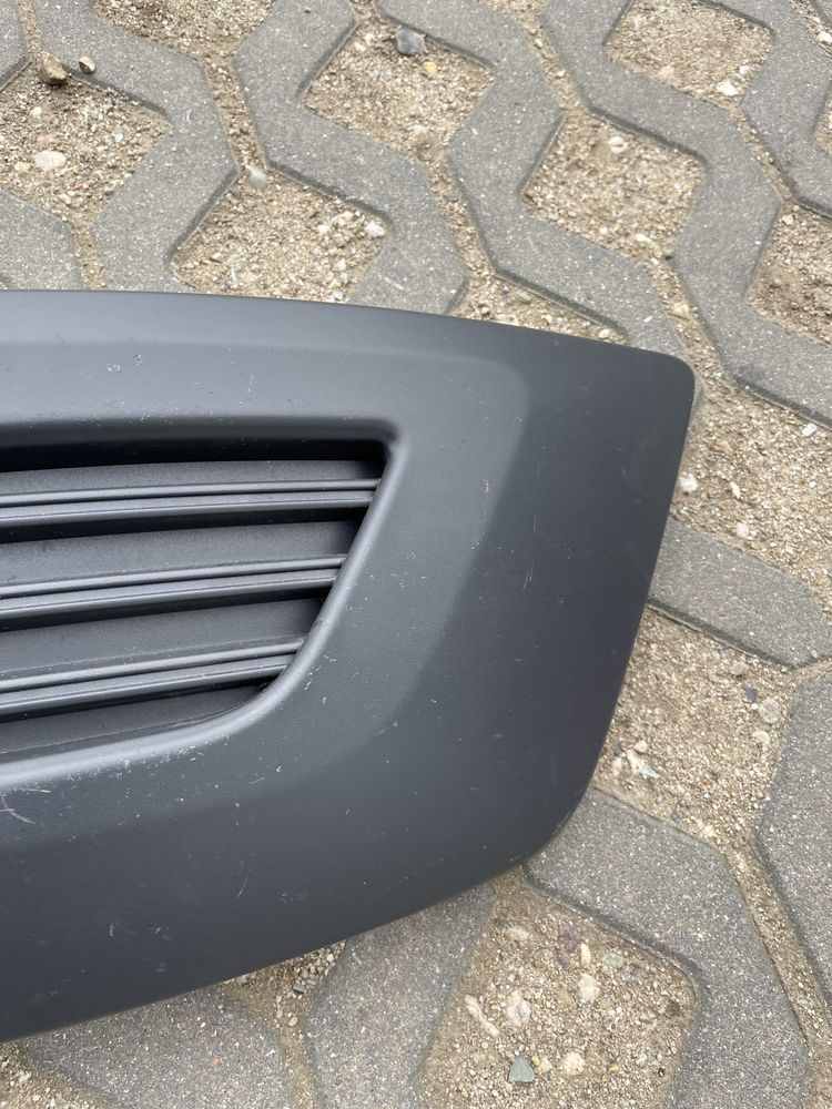 Transit Custom kratka zderzaka lewy przód 2017
