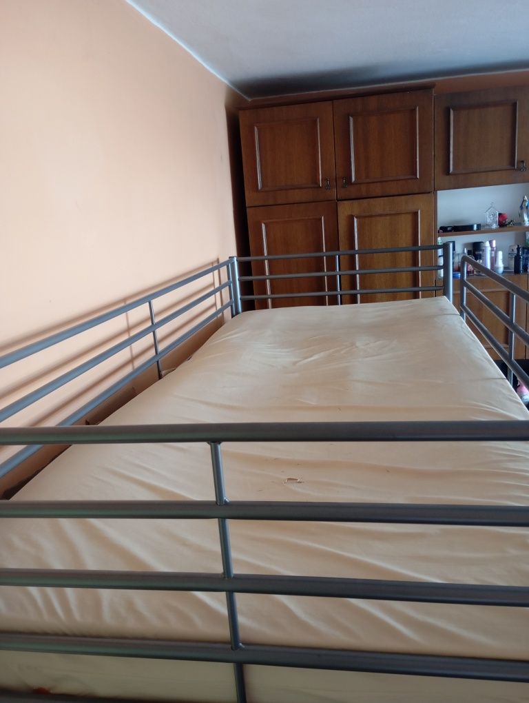 Łóżko dwupiętrowe
