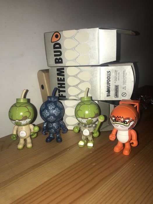 Figuras Bud of the Month vinil toys