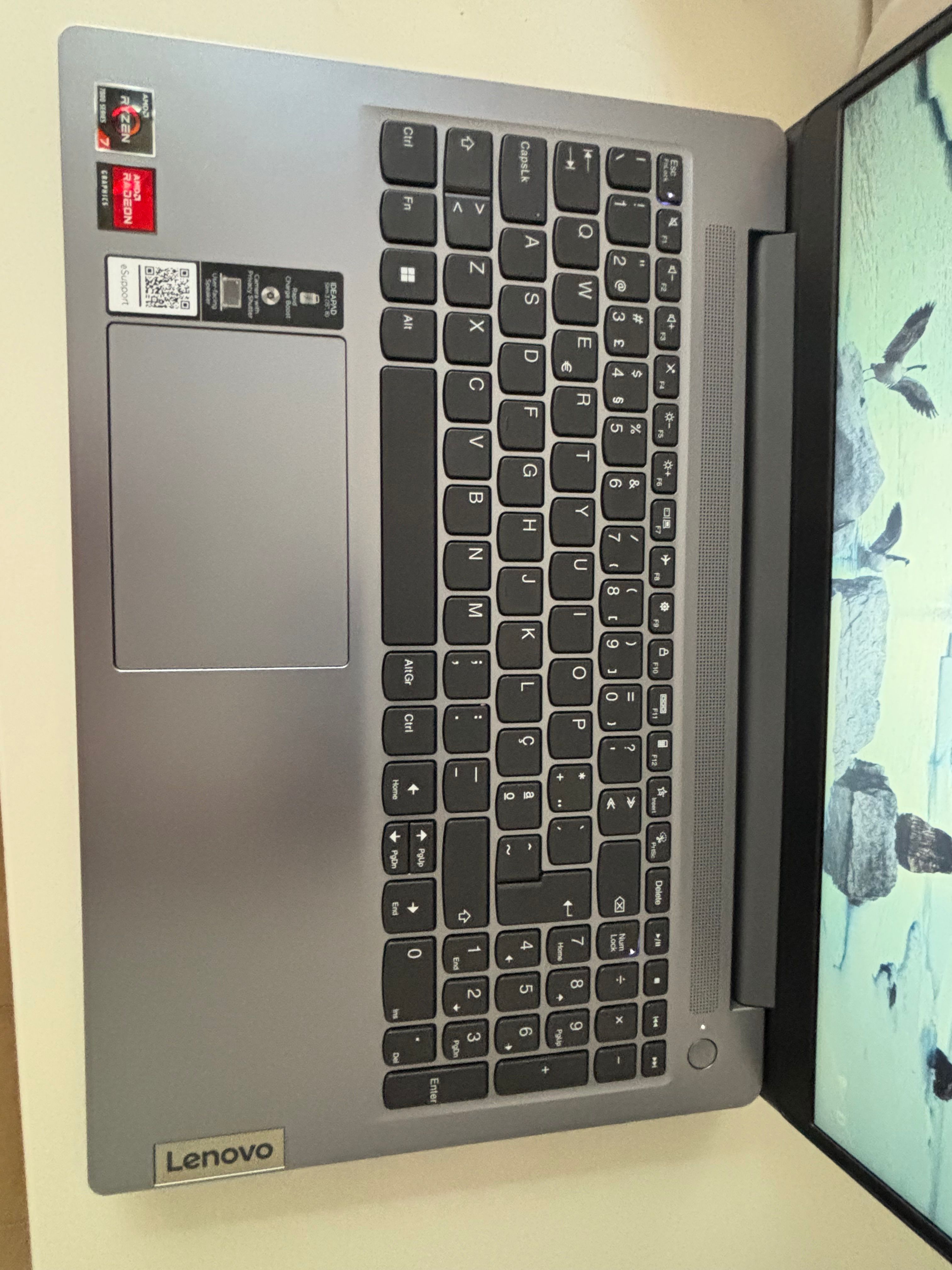 Lenovo IdeaPad Slim 3 – 16GB/1TB, Como Novo!Garantia Até 2027