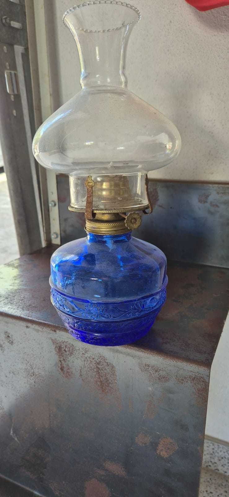 Antiga Lamparina a Óleo em Vidro Azul - Vintage e Colecionável