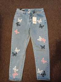 Spodnie jeansowe z motylkami