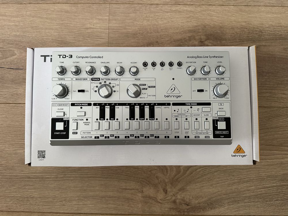 Behringer TD-3 silver