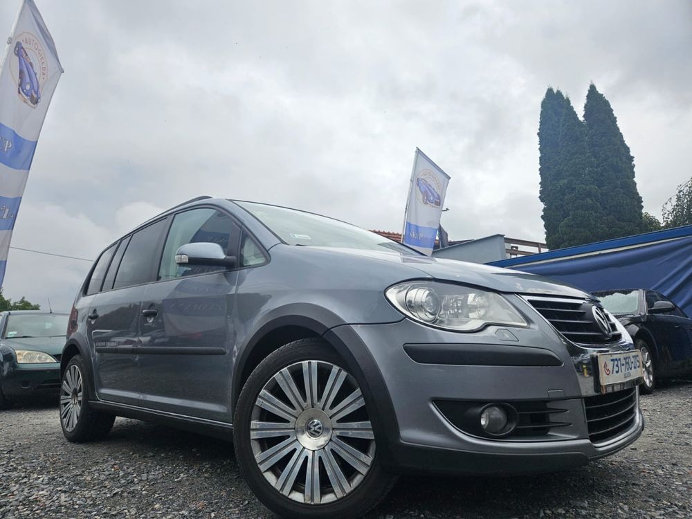 Volkswagen Touran cross 2.0 diesel // 2008 rok // dobrze jezdzi // hak