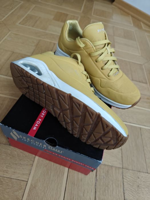 Кроссовки осенние Skechers