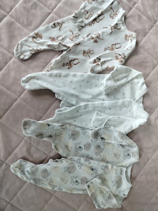 Pajacyki śpioszki firm M&S, George Tu