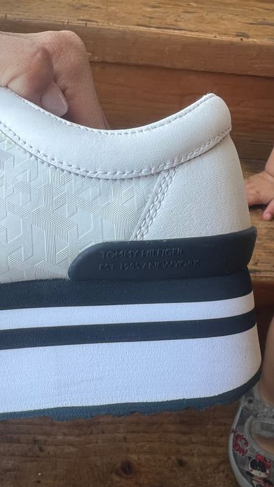 Tommy Hilfiger,  нові кросівки