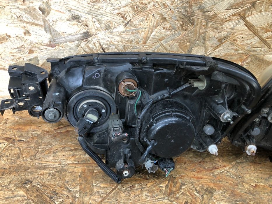 lampa/reflektor przedni lewy prawy Subaru Impreza
