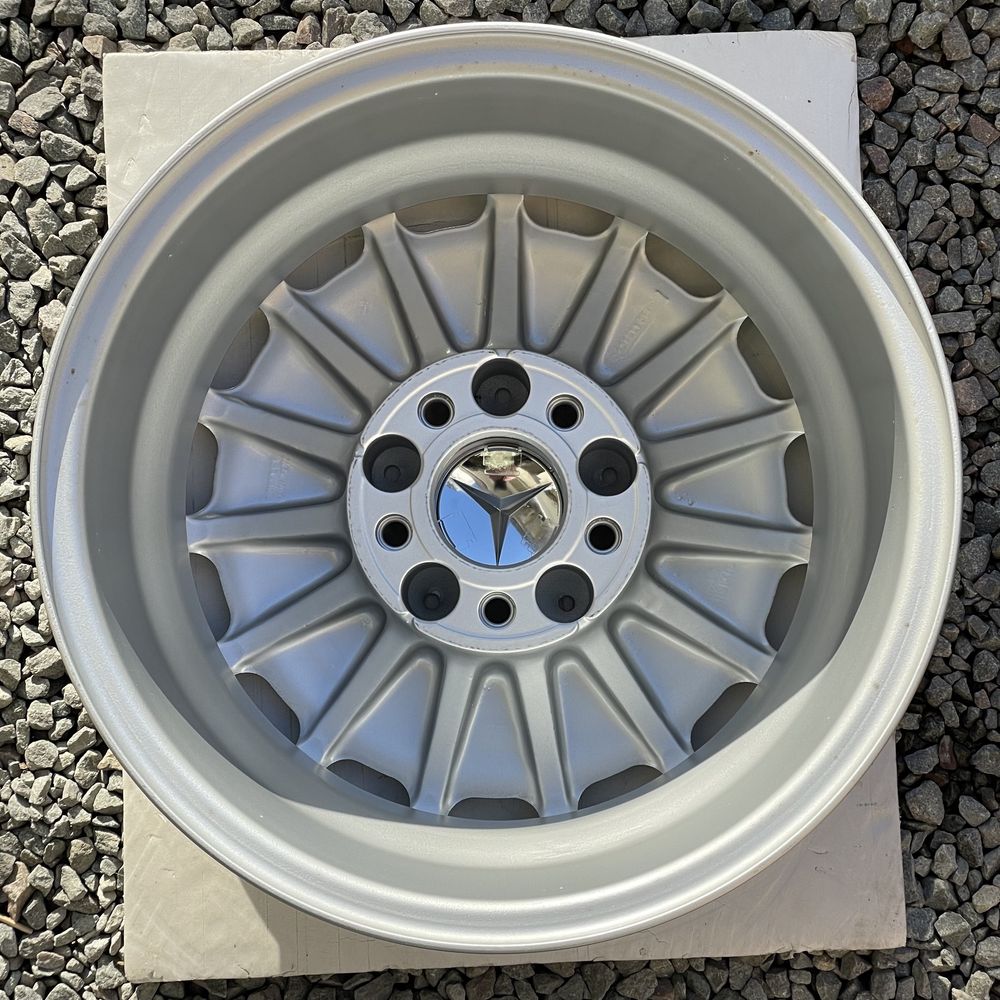 Найгарніші Gullideckel Mercedes w126 рестайл R107 w201 190 w124 C124