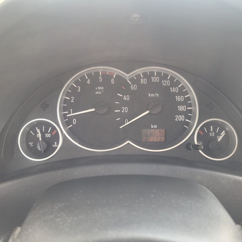 Opel corsa C 2003r