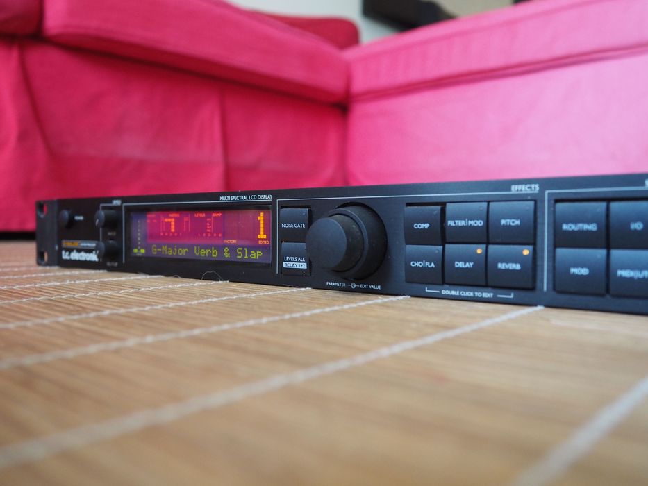 TC Electronic G Major + Roland FC- 200 - efeitos para guitarra