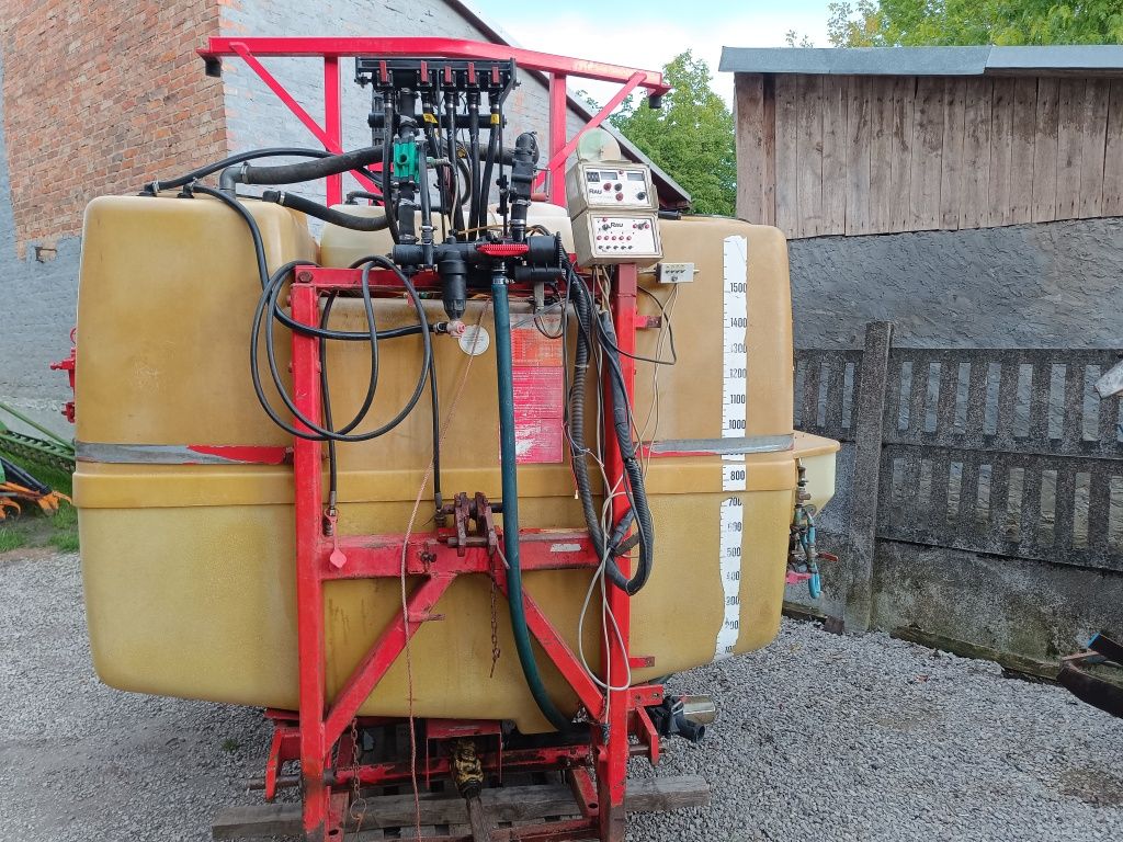 Opryskiwacz RAU D2 1600l 15/18m