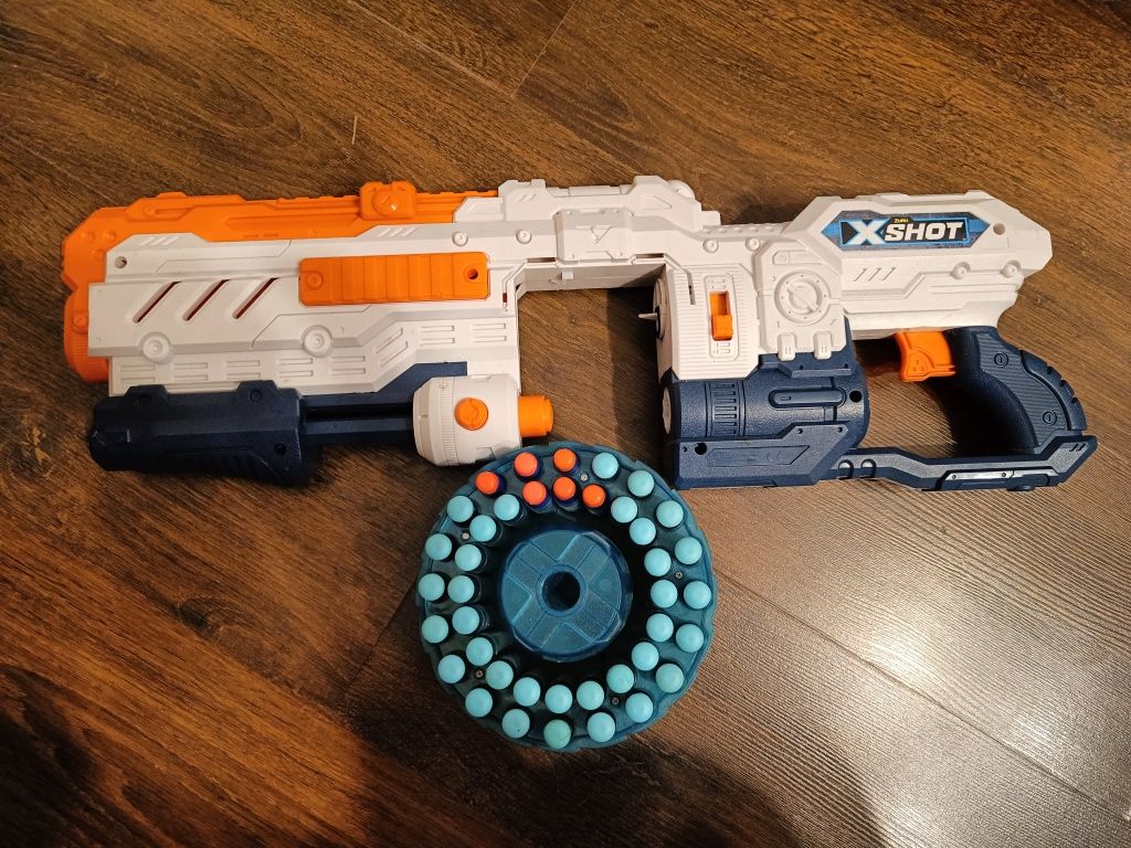 Pistolet X-shot Zuru na strzałki