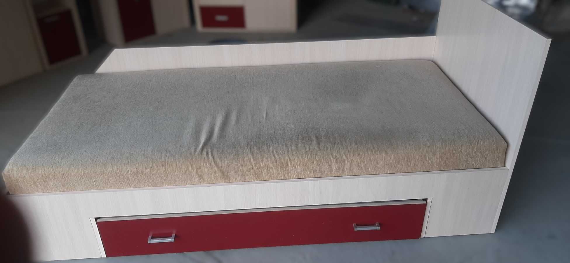 meble (szafa, komoda, łóżko, 2 szafki stojące, szafka wisząca, półka)