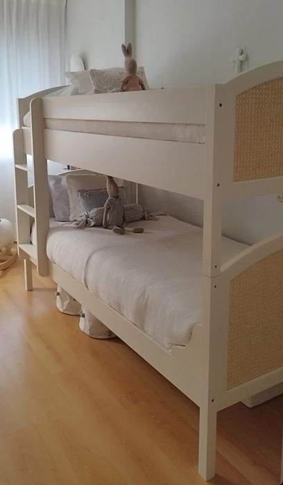 Cama beliche sem colchões