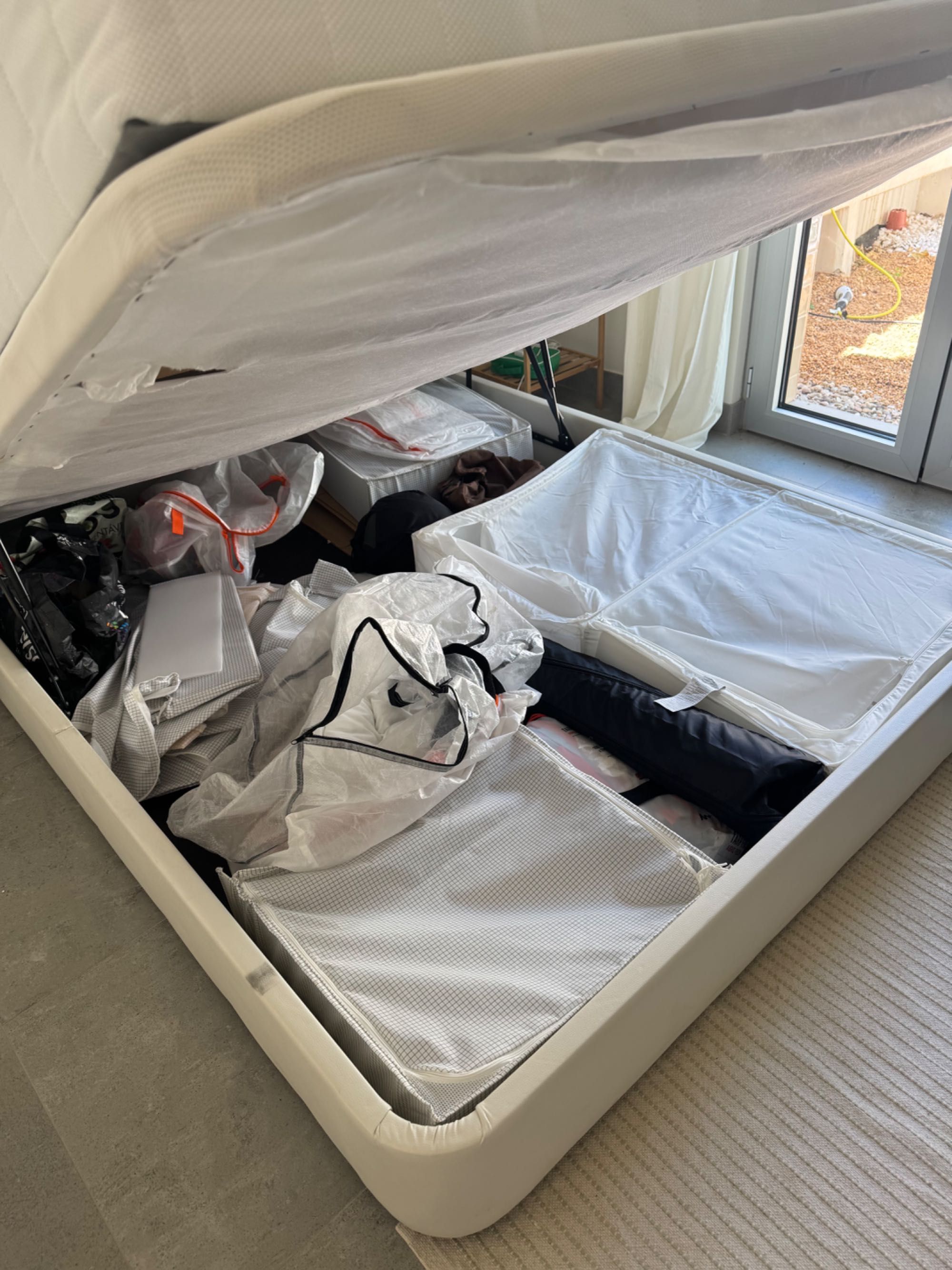 Kvitsoy couple bed 160/200 (no mattresses)