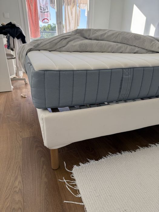 Vendo cama de casal IKA