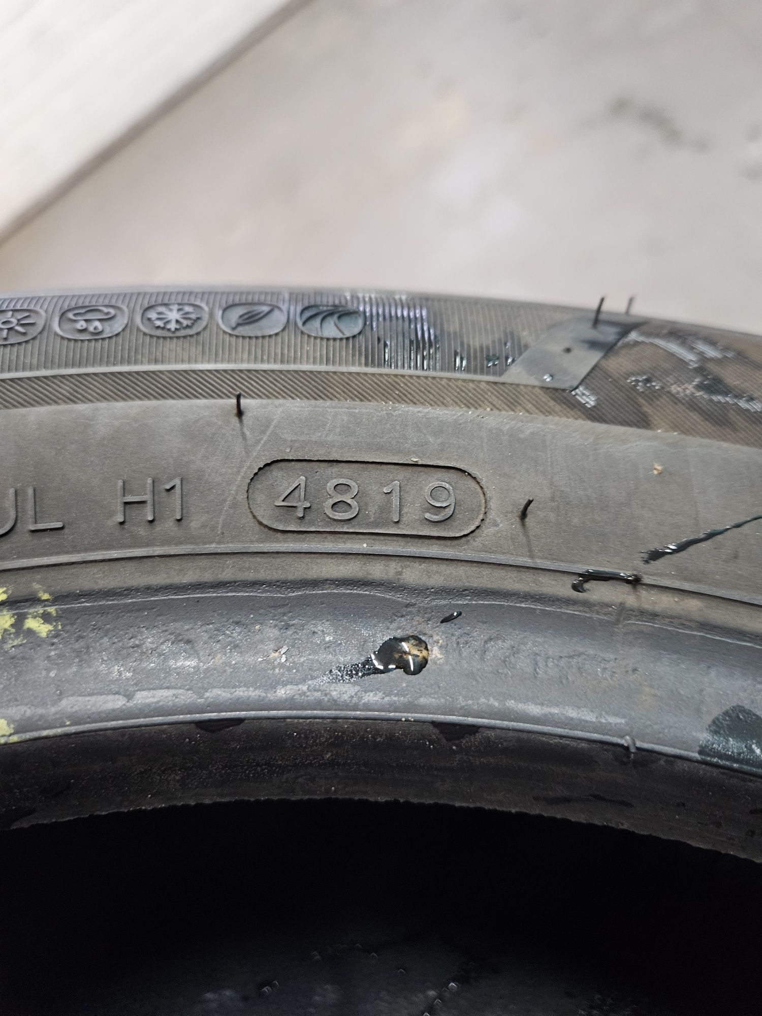 2szt całoroczne 185/60-15 Hankook 6mm